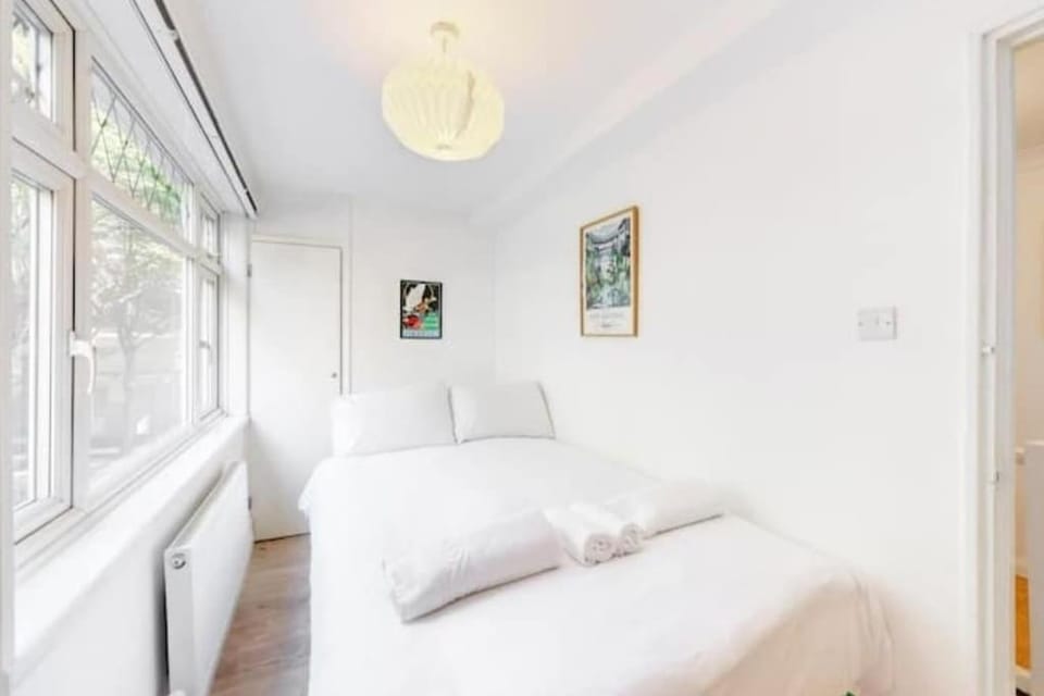 Modern 4BR Kings Cross - Patio & Balcony House in London Borough of Islington
