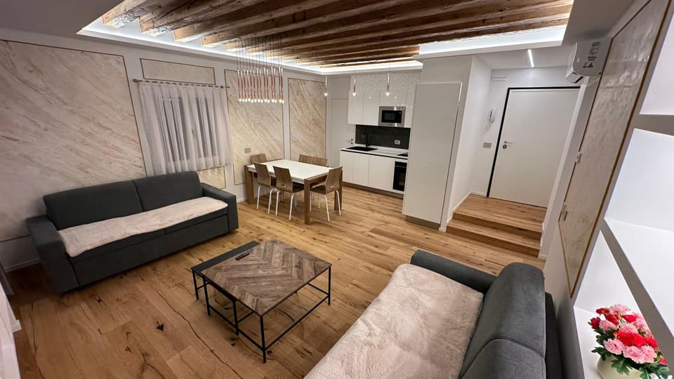 TV and multimedia, Kitchen or kitchenette, Living room, Seating area, Dining area, oven