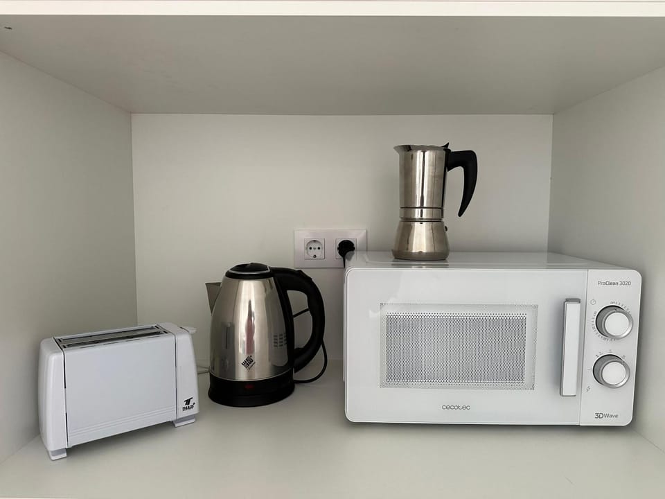 Coffee/tea facilities, minibar, toaster