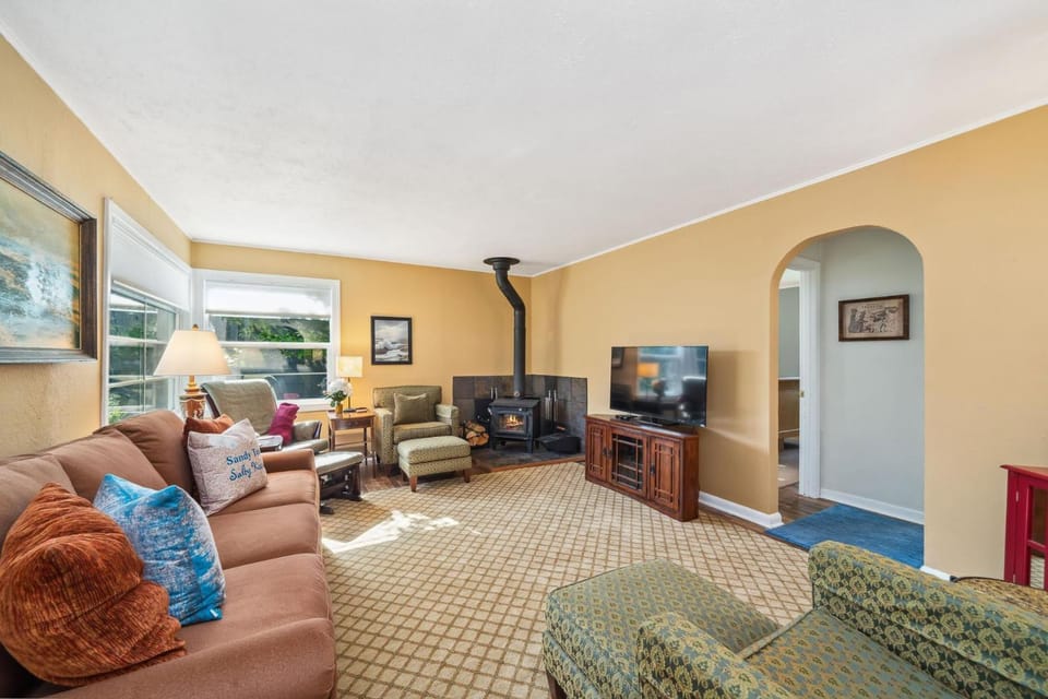 Owl's Nest MCA#50609 House in Manzanita