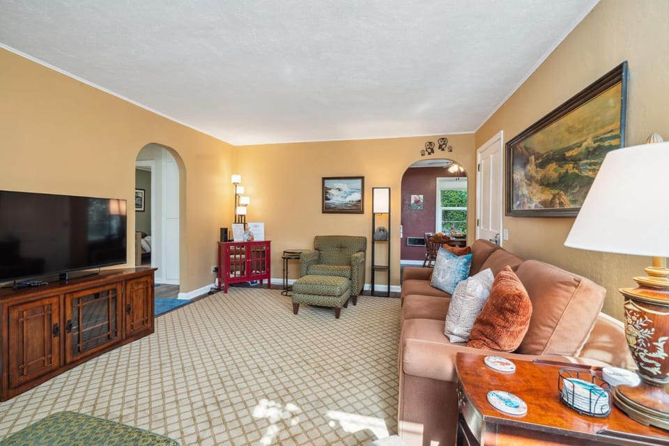 Owl's Nest MCA#50609 House in Manzanita