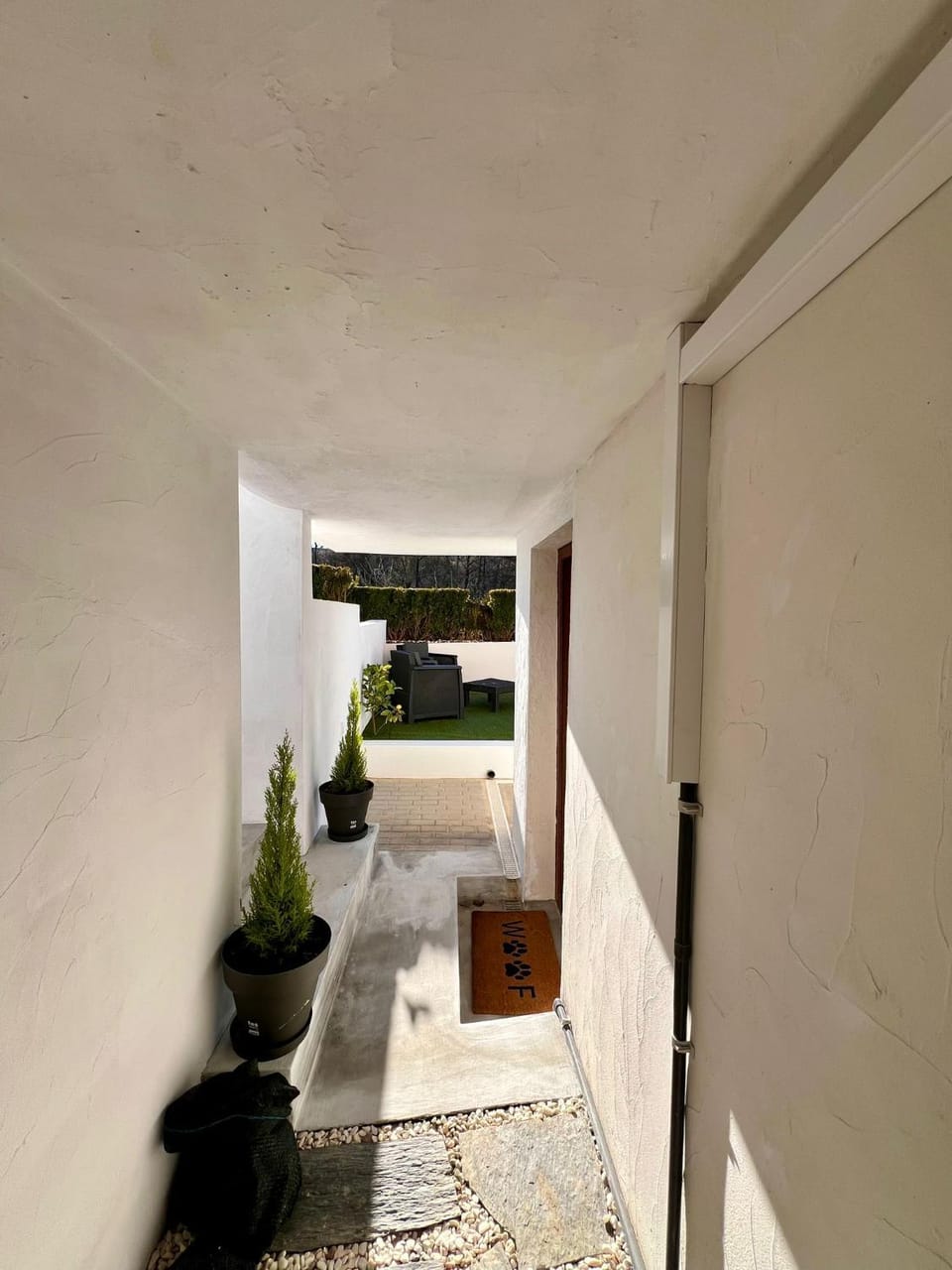 Off site, Inner courtyard view