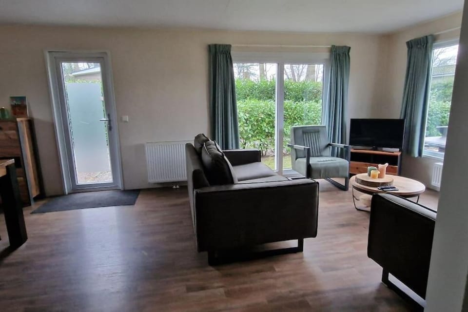 Mooi chalet op prachtige plek in het groen Chalet in Gelderland, Netherlands