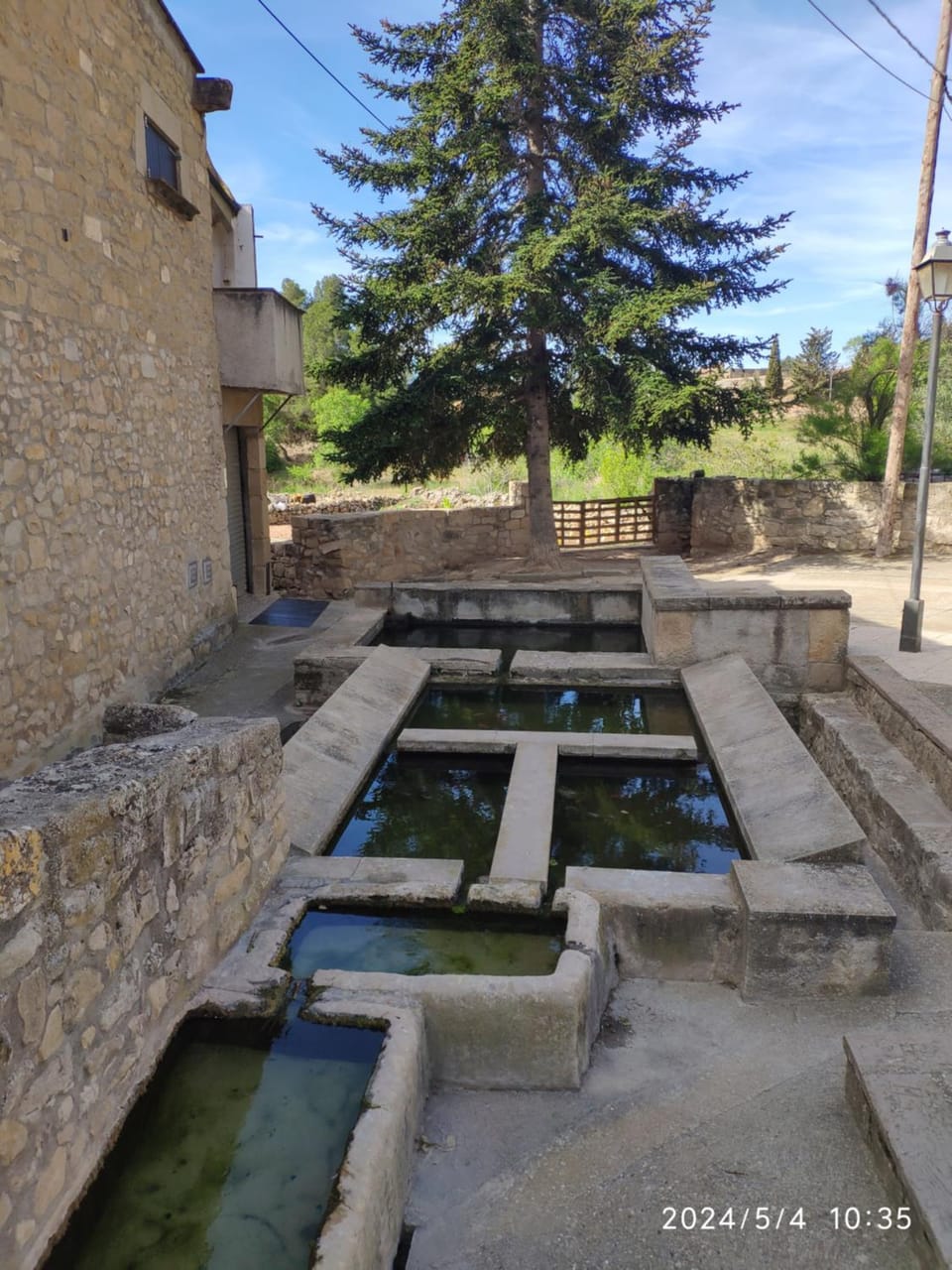 Nearby landmark, Spring
