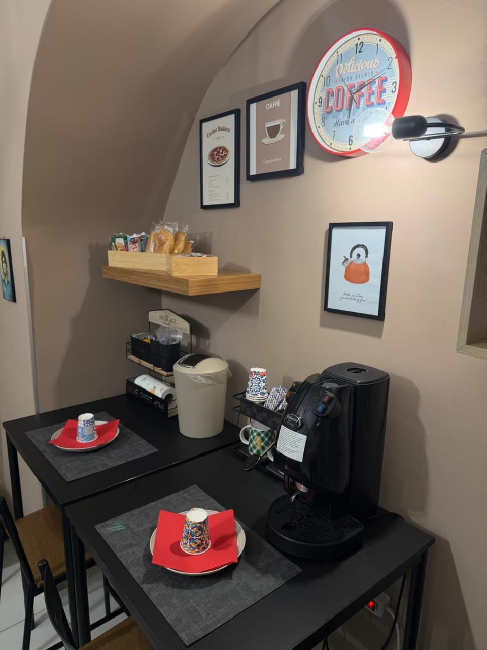 Kitchen or kitchenette, Food and drinks, Food, Breakfast, minibar