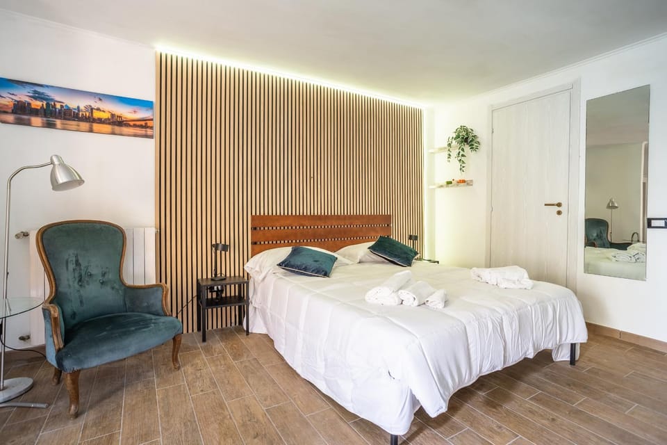 -The rock- Garden and express train city center Apartment in Rome