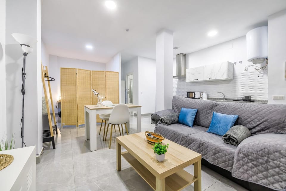 Bed, Kitchen or kitchenette, Living room, Photo of the whole room, Seating area, Dining area