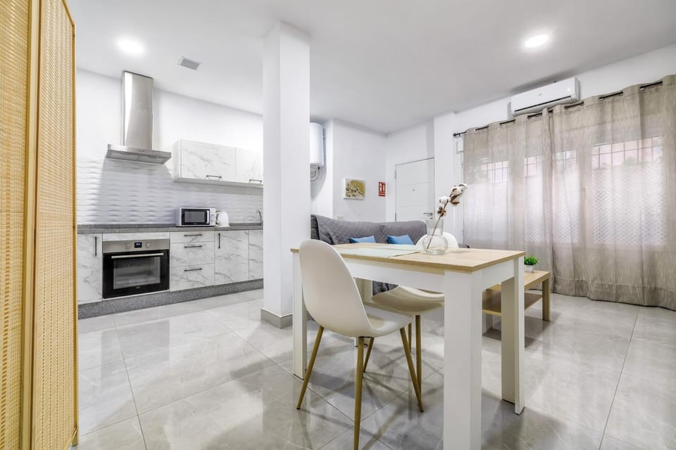 Kitchen or kitchenette, Living room, Dining area, oven, toaster