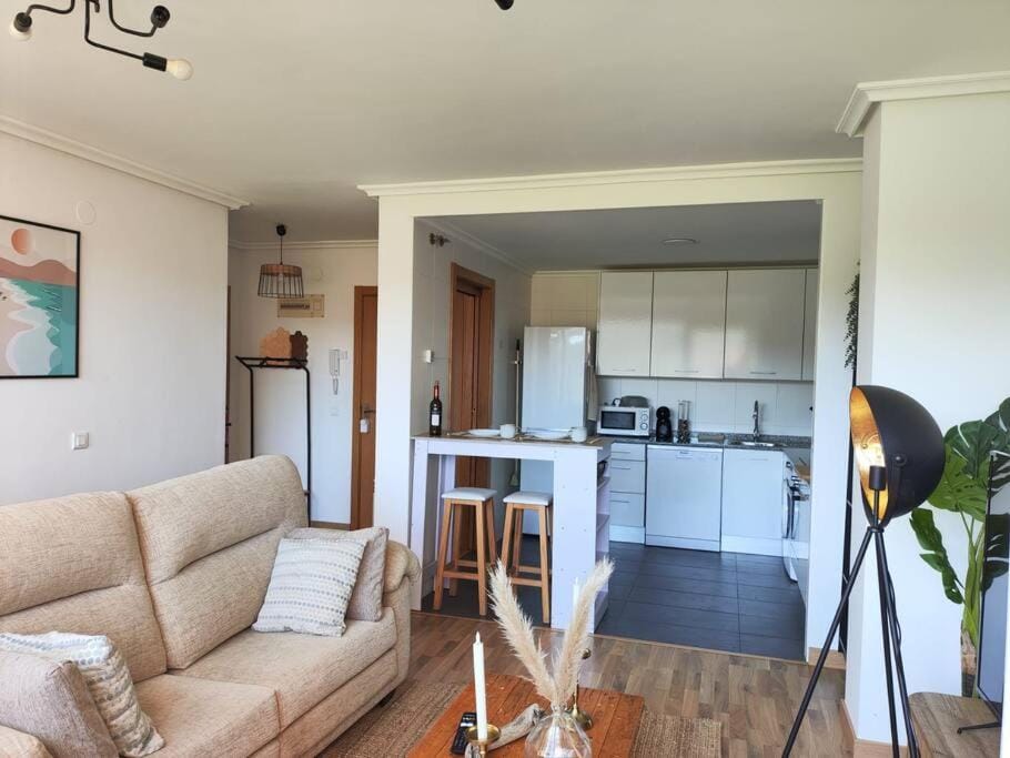 Kitchen or kitchenette, Living room, Seating area, Dining area