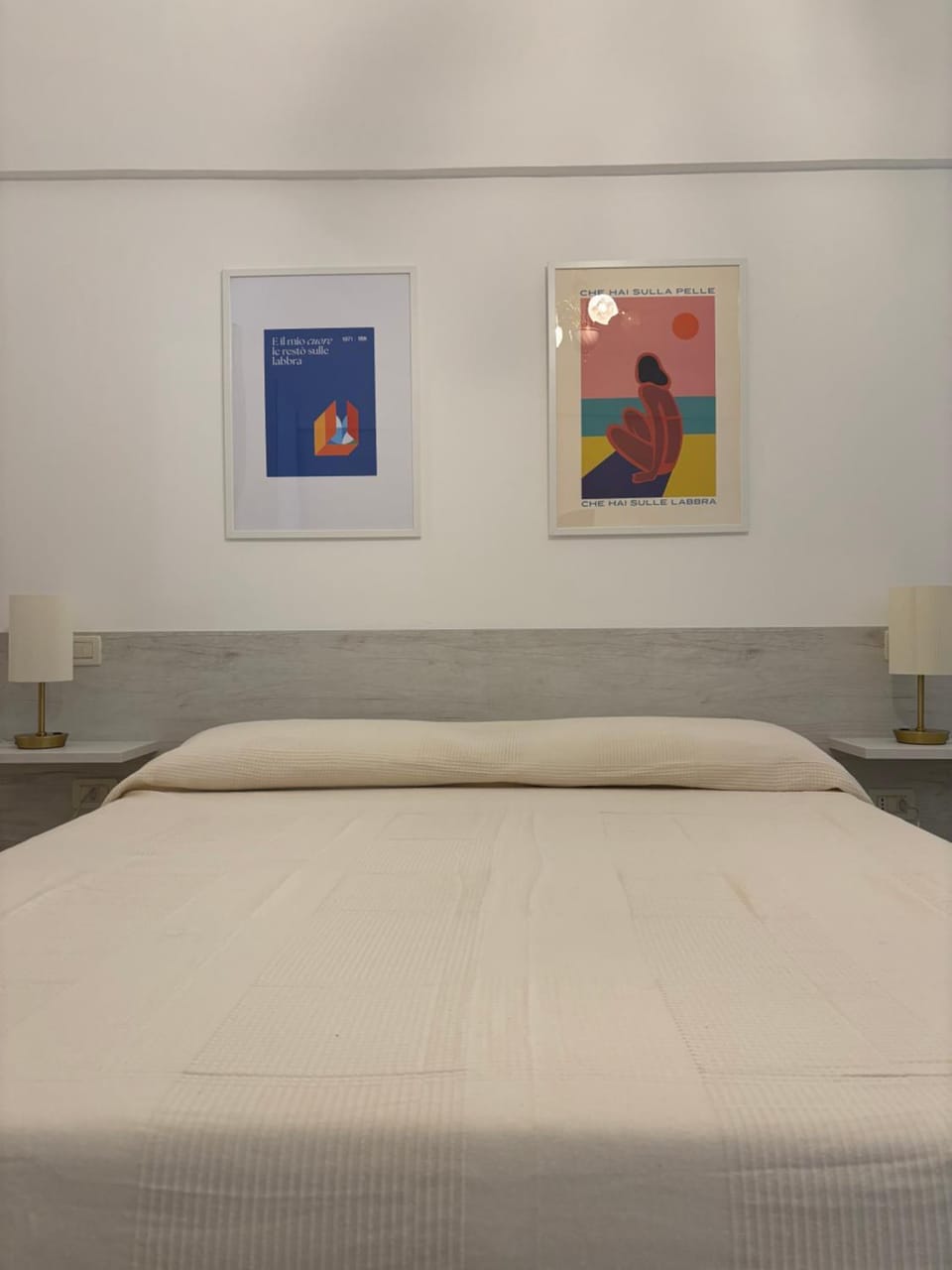 Bed, Decorative detail, Bedroom
