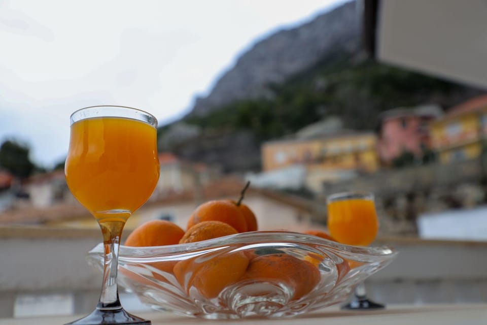 Day, Natural landscape, Mountain view, Breakfast, Drinks