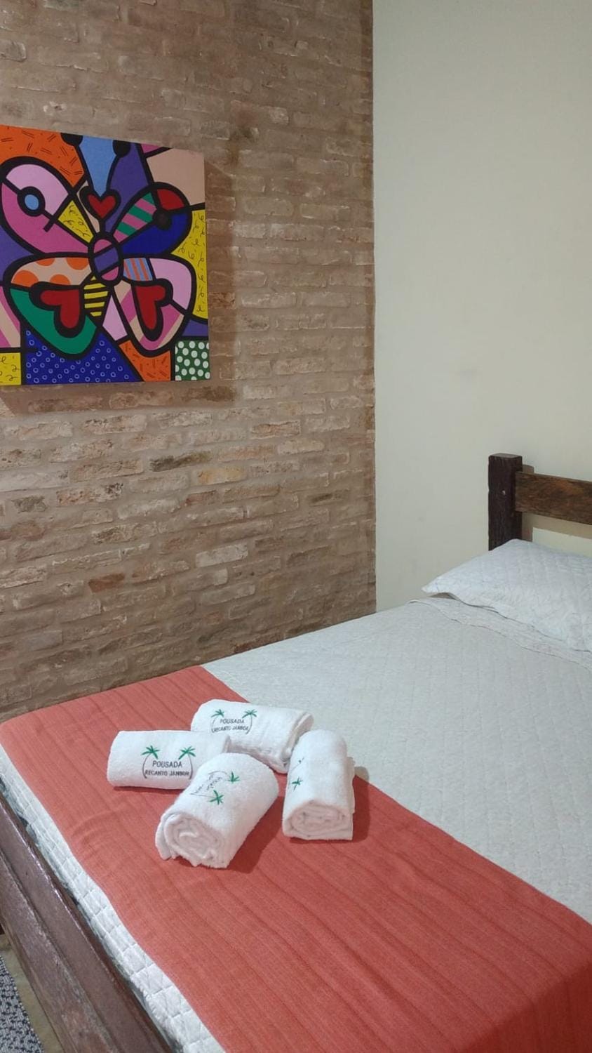 Bed, Decorative detail, towels