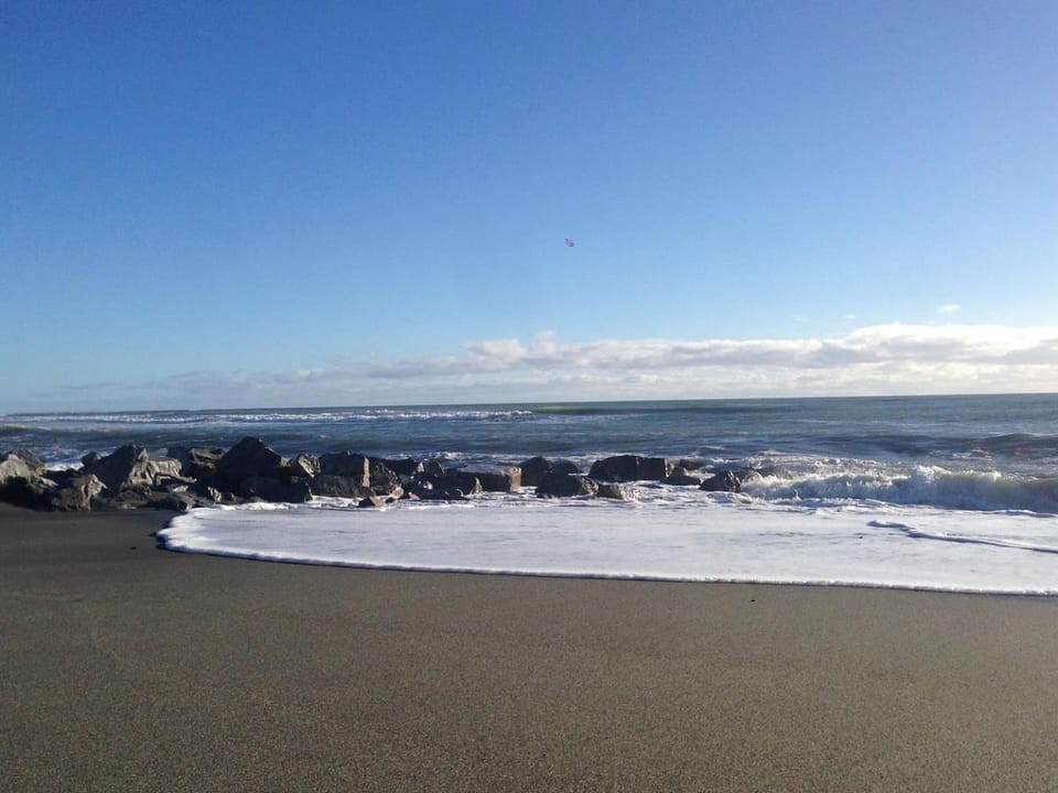 Hokitika Beach Break House in West Coast