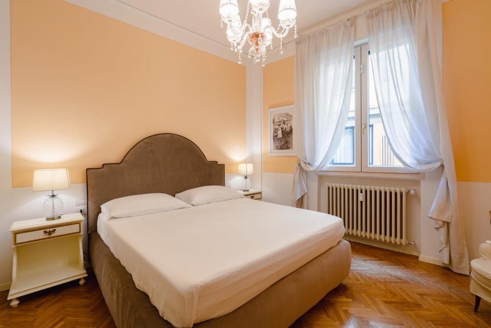 Bed, Decorative detail, Bedroom, City view, internet