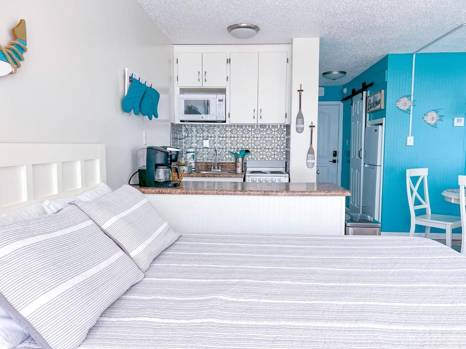 Bed, kitchen