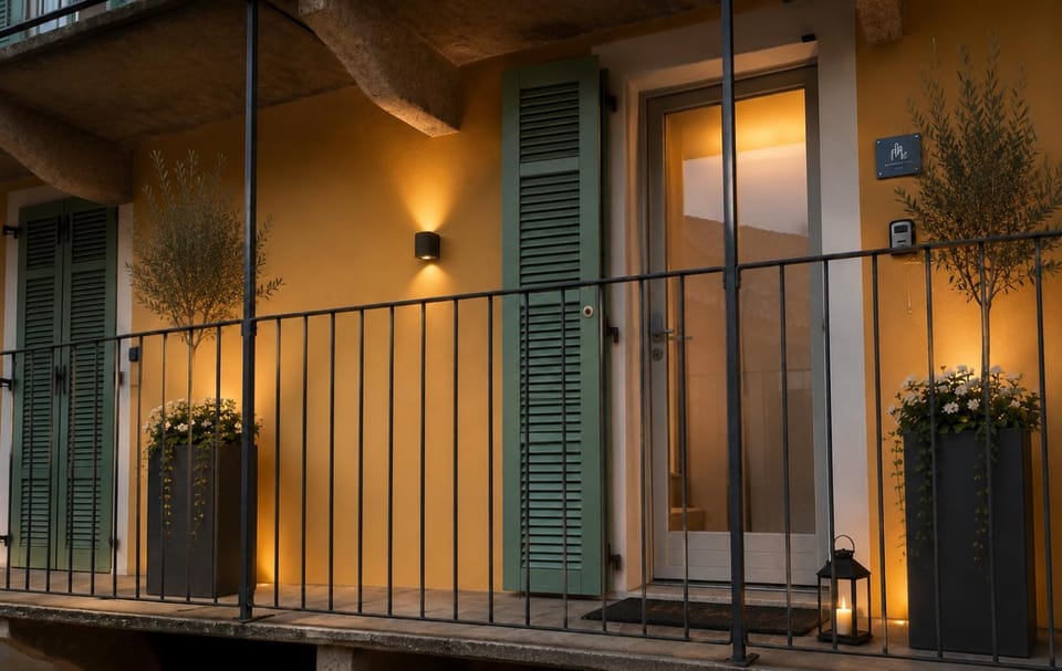 The Captain's Apartments SIROCCO - CITY CENTER Leonardo Academy Apartment in Lombardy