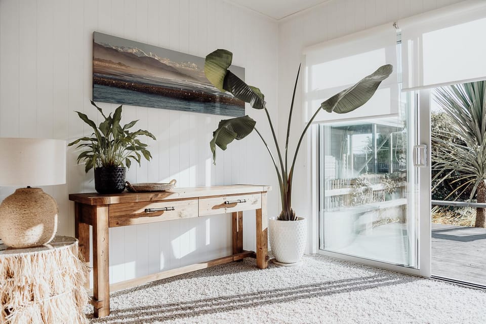 Prime Beachfront - Sunsets, Space & Serenity House in West Coast