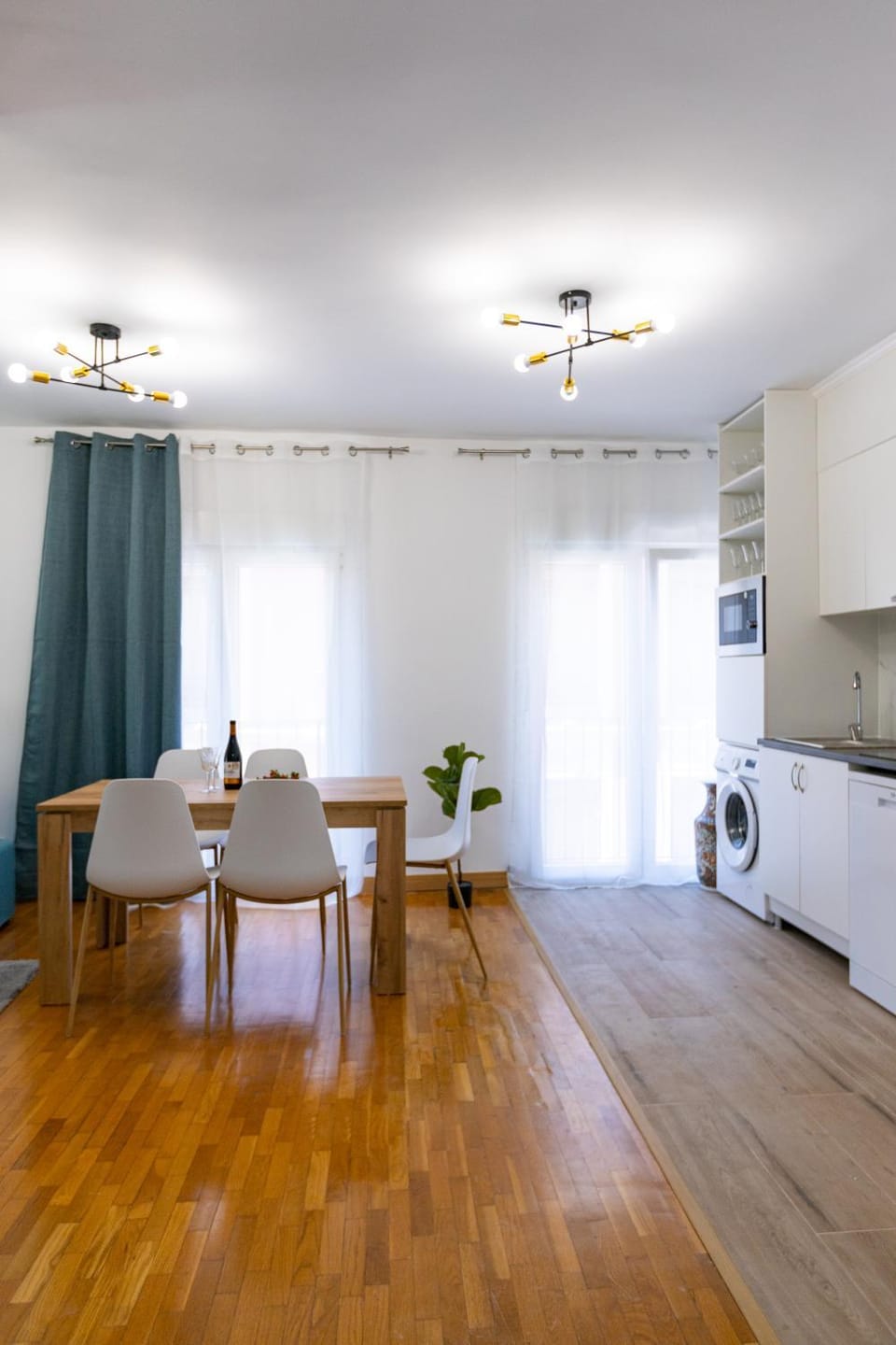 Kitchen or kitchenette, Seating area, Dining area, minibar