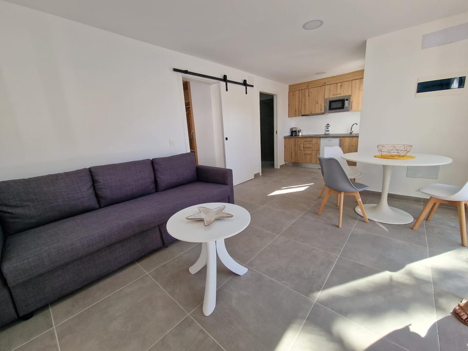 Kitchen or kitchenette, Seating area, kitchen