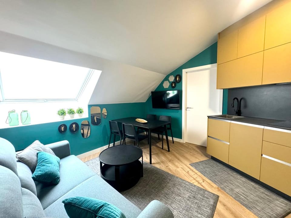 Kitchen or kitchenette, Living room, Seating area