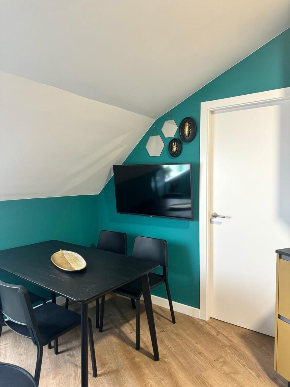TV and multimedia, Dining area
