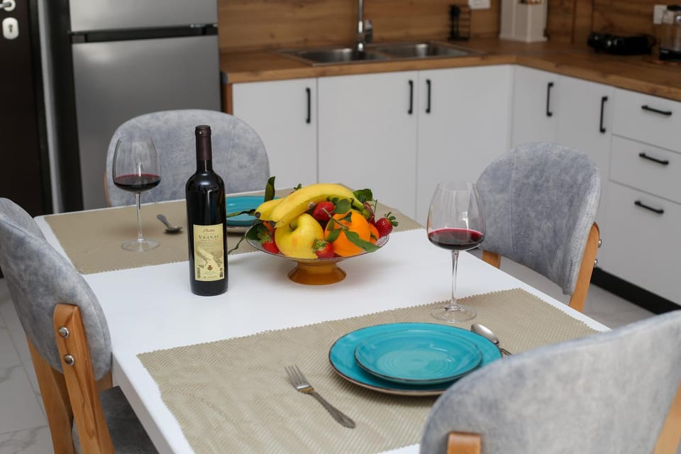 Food and drinks, Dining area