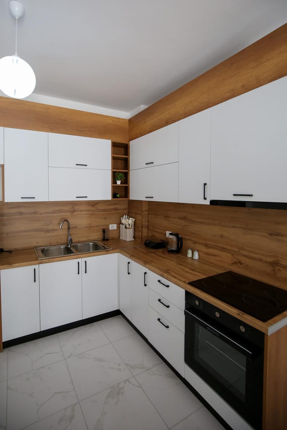 Kitchen or kitchenette, pet friendly, stove