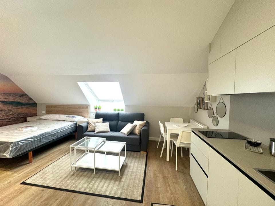 Bed, Kitchen or kitchenette, Living room, Bedroom