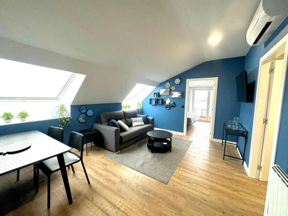 Living room, Photo of the whole room, Dining area