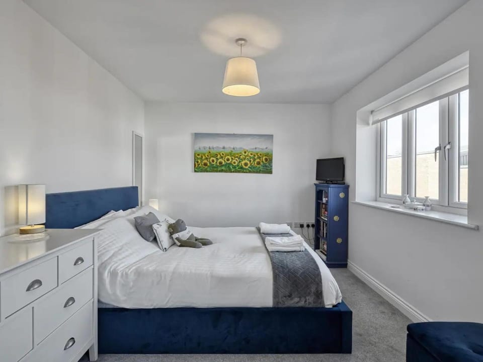 Bed, Other, Photo of the whole room, Bedroom