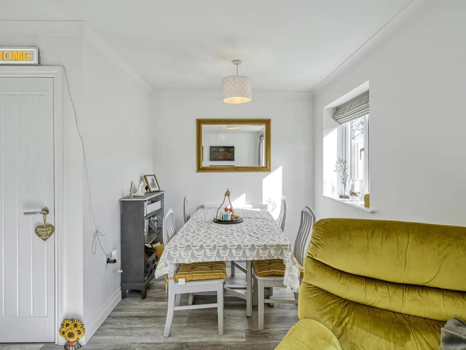 Kitchen or kitchenette, Living room, Other, Seating area, Dining area