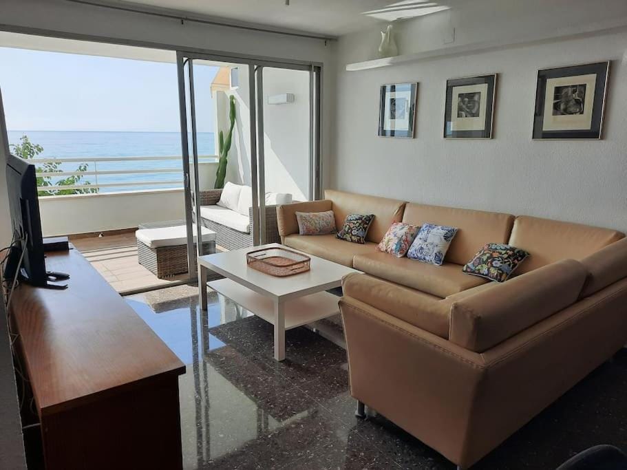 Apartamento con acceso directo al mar en Altea y parking Apartment in Marina Baixa