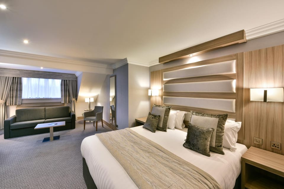 Seating area, Bedroom