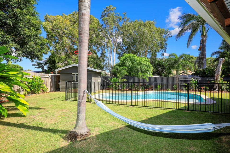 Garden, Swimming pool, Swimming pool