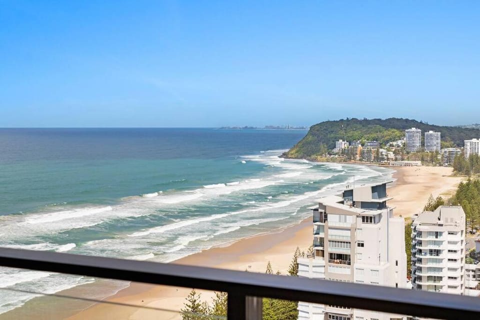 Breathtaking Penthouse Paradise Ocean views Pool Apartment in Burleigh Heads
