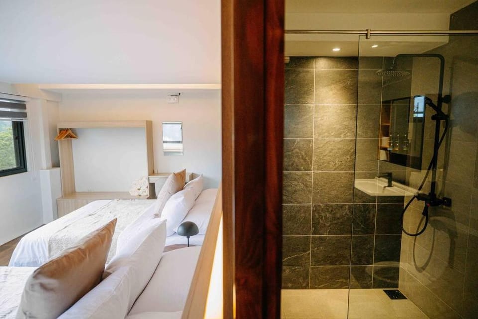 Grey Rock Mountain Villa w/ Private Pool & Jacuzzi Villa in Cebu City