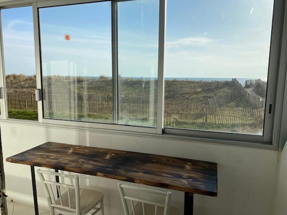 Appartement 4/6 pers. les pieds dans l'eau avec parking à St-Hilaire-de-Riez - FR-1-323-516 Apartment in Saint-Jean-de-Monts