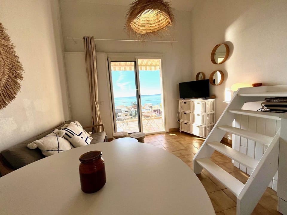 Appartement T2 Mezzanine, Piscine, Parking, Côte d'Azur - FR-1-226B-189 Apartment in Rayol-Canadel-sur-Mer