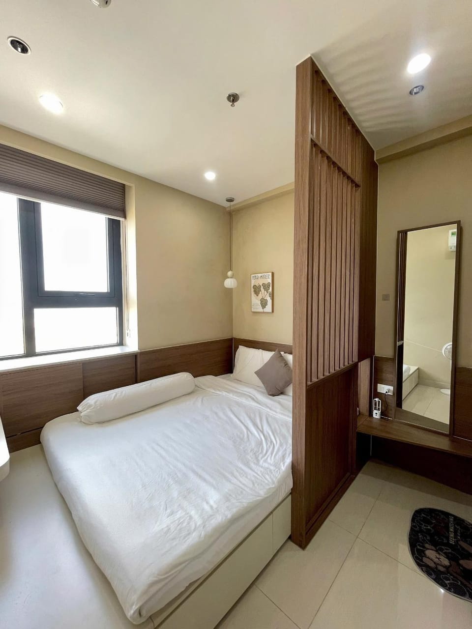 "Huế Ơi 2"-Spacious 2-Bedroom Apartment with Balcony and Pool Apartment in Laos