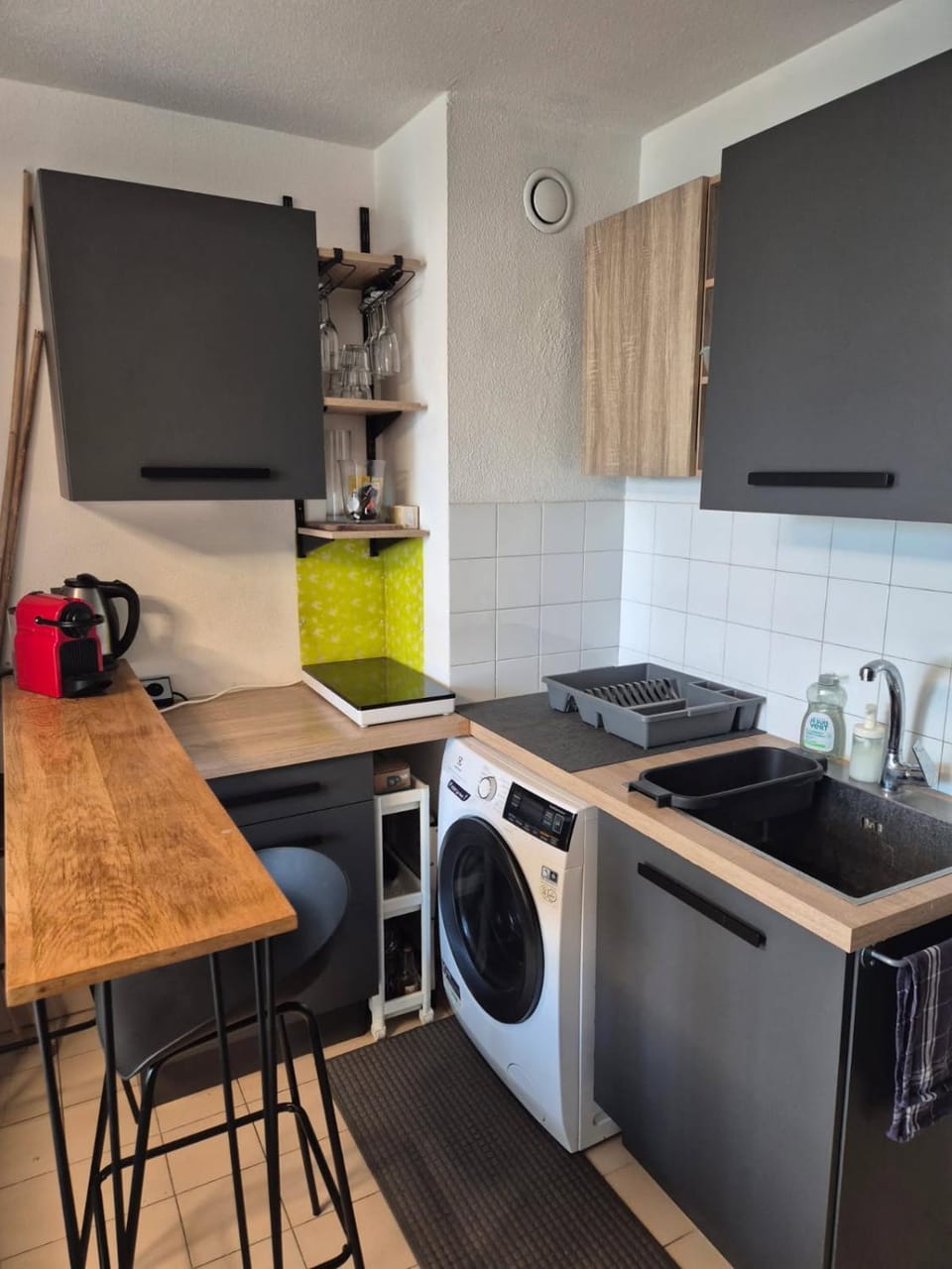 Kitchen or kitchenette