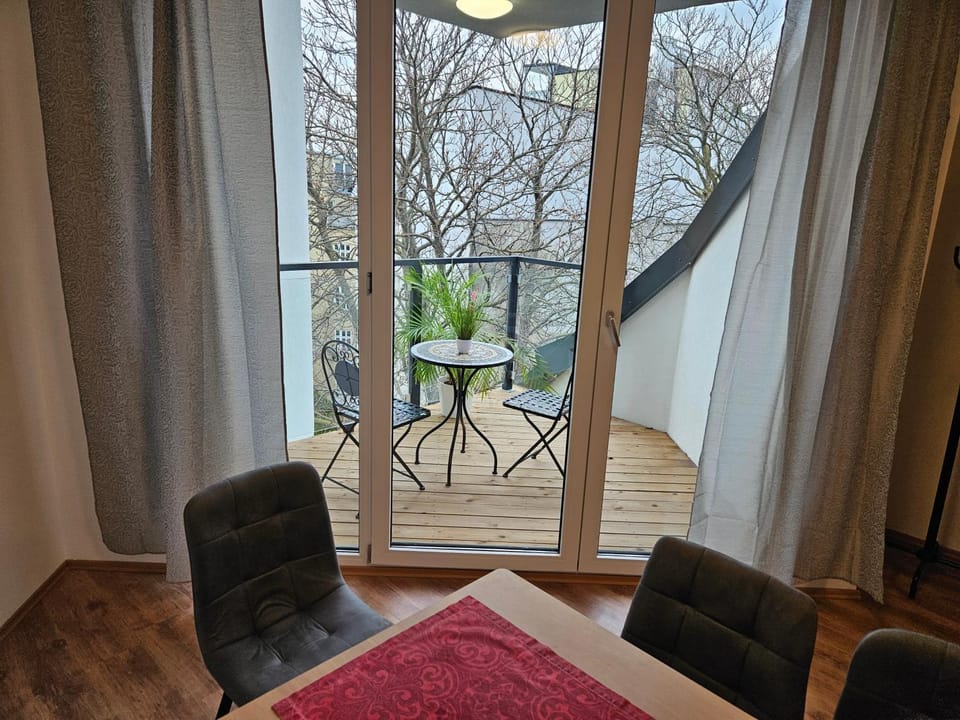 Balcony/Terrace, Dining area