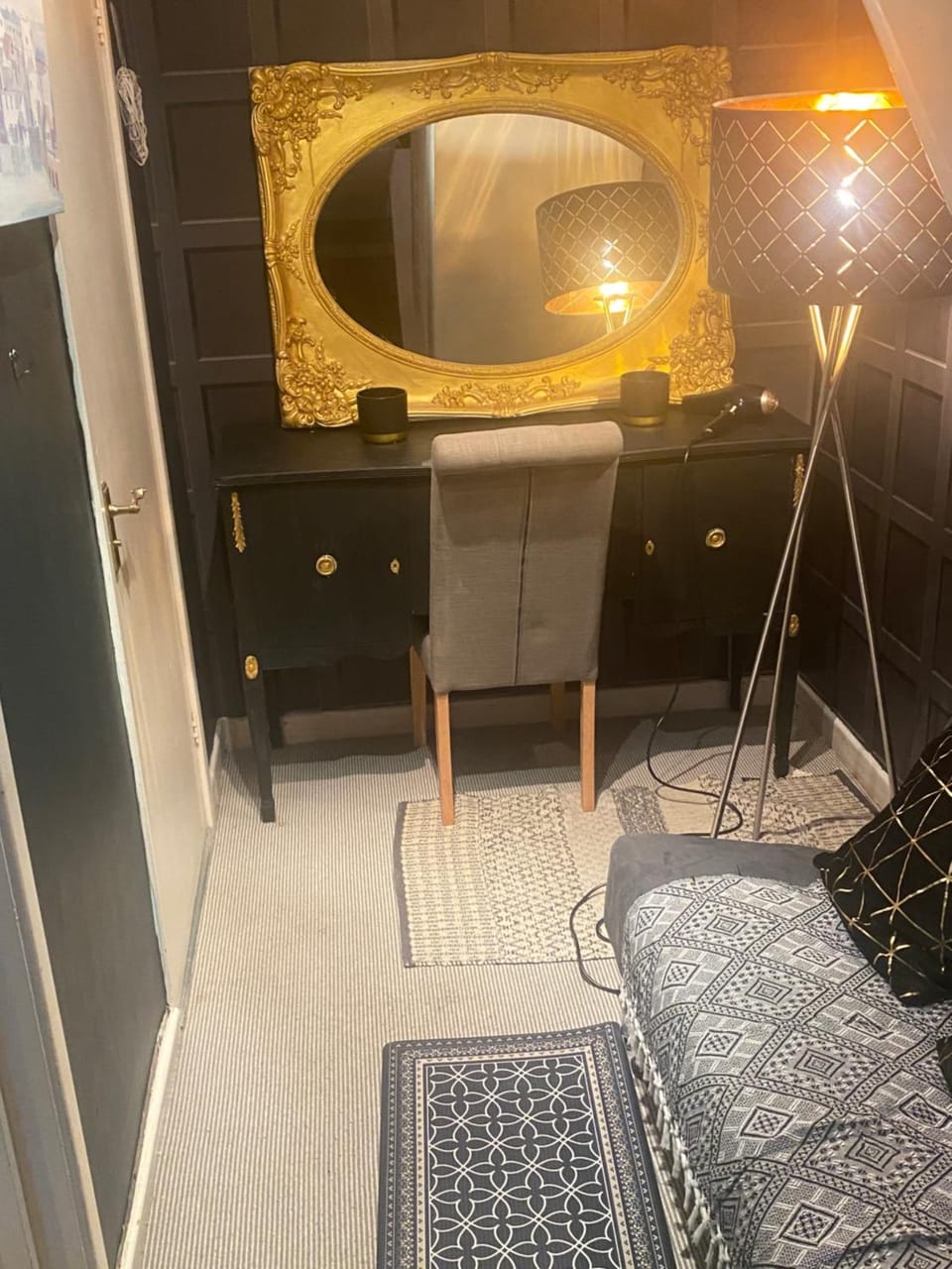 Georgian city apartment at Thomas Street double bedroom and two single trundle beds Apartment in Bath