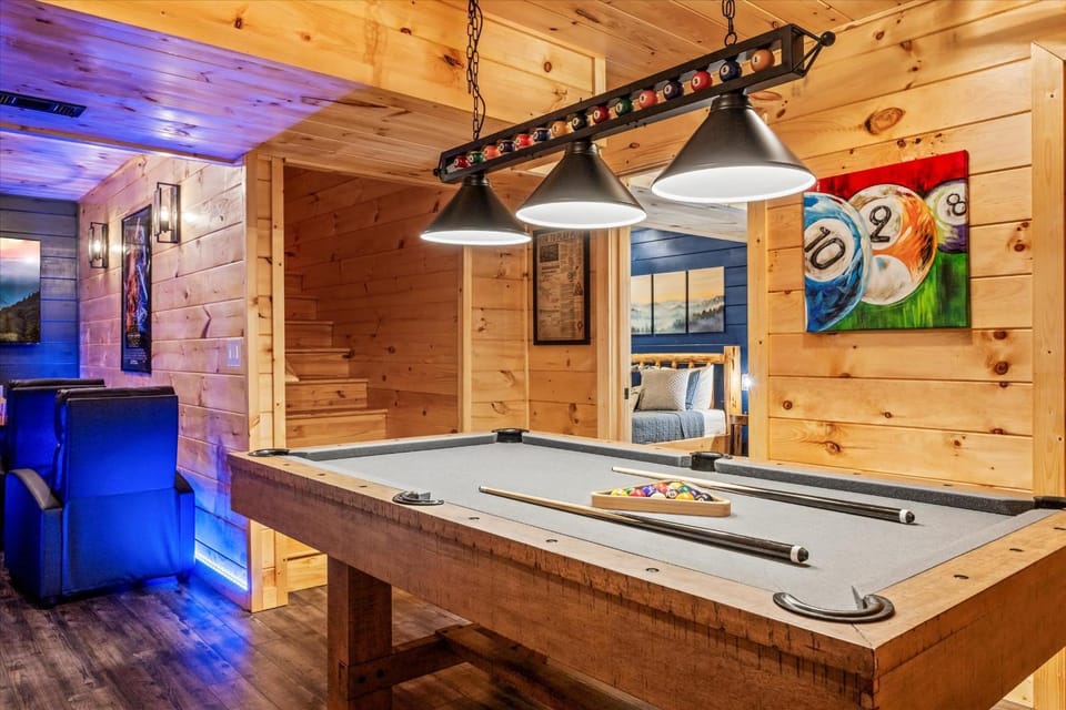 Billiard, Game Room