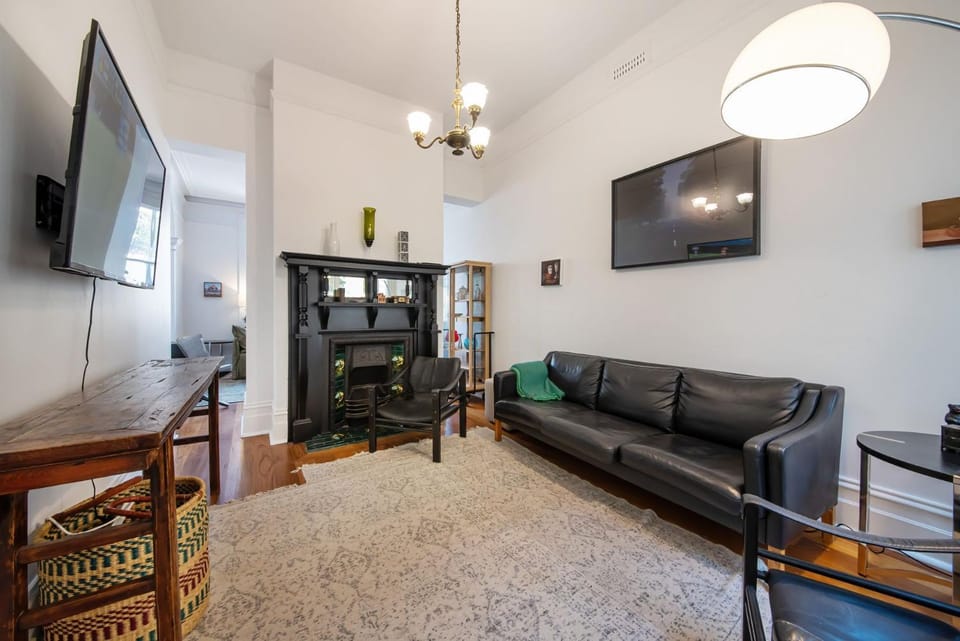 TV and multimedia, Living room, fireplace