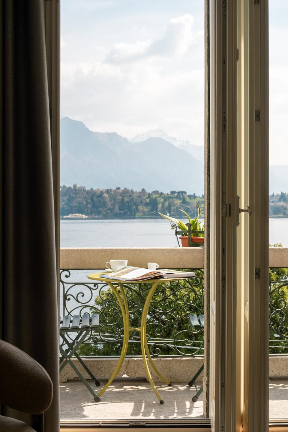 Natural landscape, Balcony/Terrace, Lake view