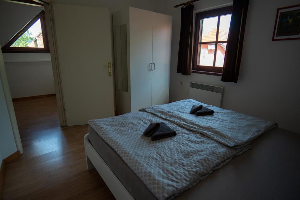 Bed, Bedroom, wardrobe