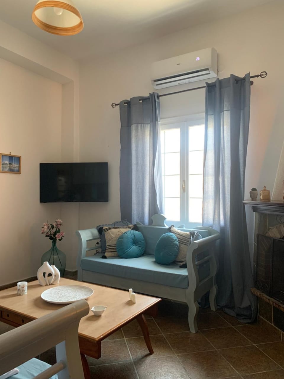 TV and multimedia, Living room, Dining area