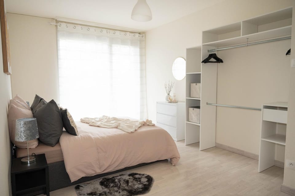 Bed, Bedroom, wardrobe