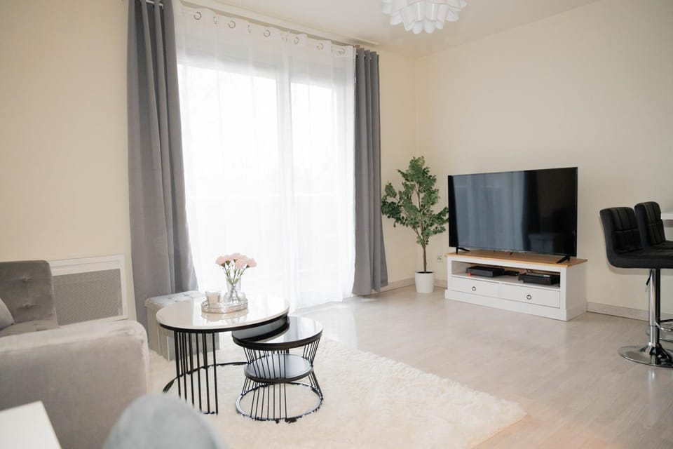 Communal lounge/ TV room, TV and multimedia, Living room