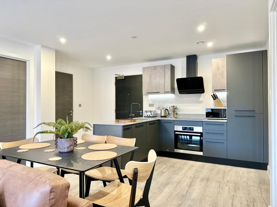Dining area, kitchen